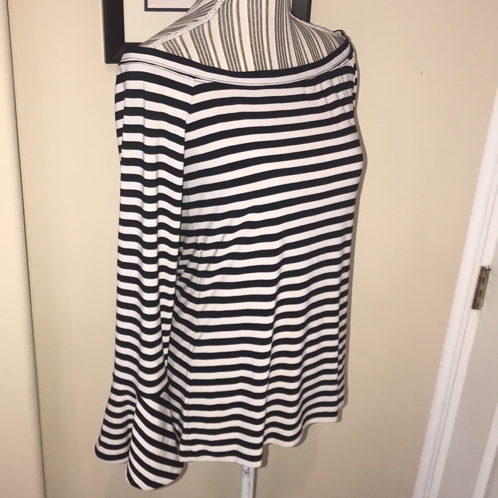 🔥DKNY striped top - ADORBS
